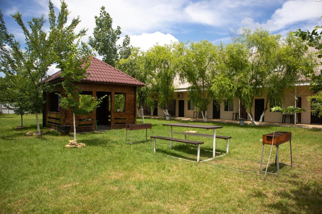 База Відпочинку "Сонячна" Primorskoye Exterior photo